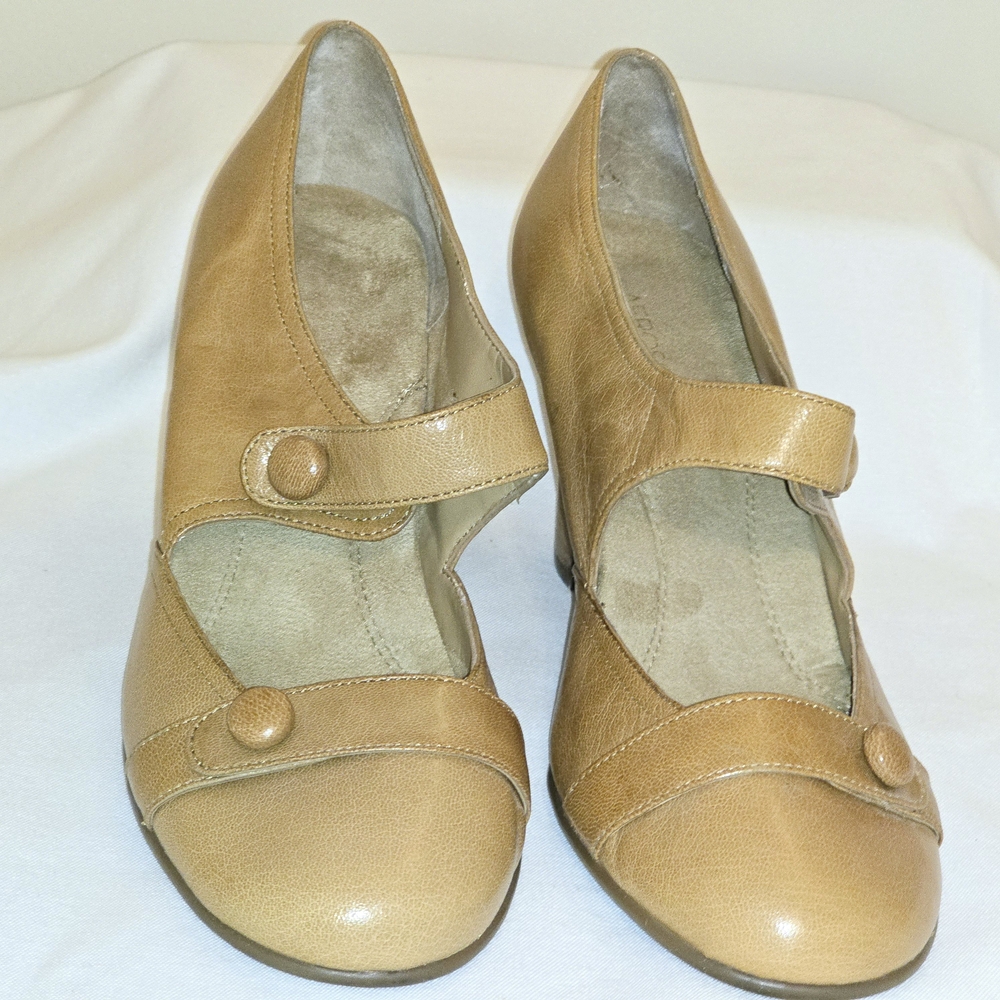 Shoes Women's Tan Size 9 Aerosole Mary Janes